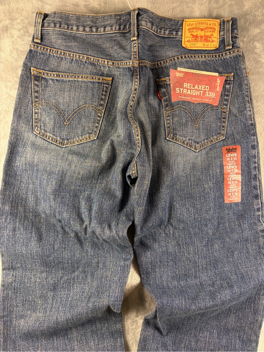 Vintage NWT Levi's Relaxed Straight 559 Men’s Jeans — Blue